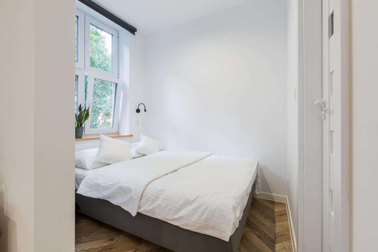 Апартаменты Apartament Na Plantach Леско Экстерьер фото
