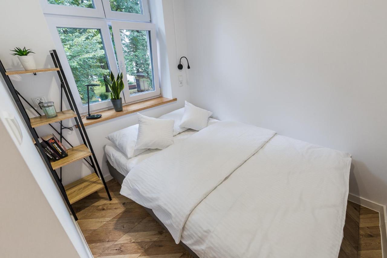 Апартаменты Apartament Na Plantach Леско Экстерьер фото
