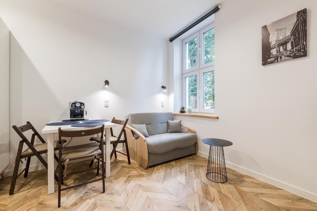 Апартаменты Apartament Na Plantach Леско Экстерьер фото